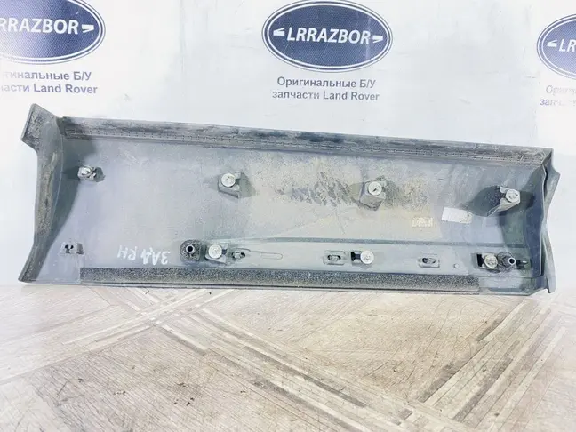 Молдинг правый задний Range Rover Evoque L538