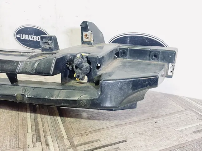 Кронштейн переднего бампера Rang Rover Evoque L538