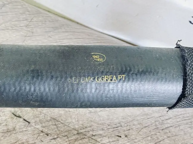 Патрубок радиатора Range Rover Evoque 2.2