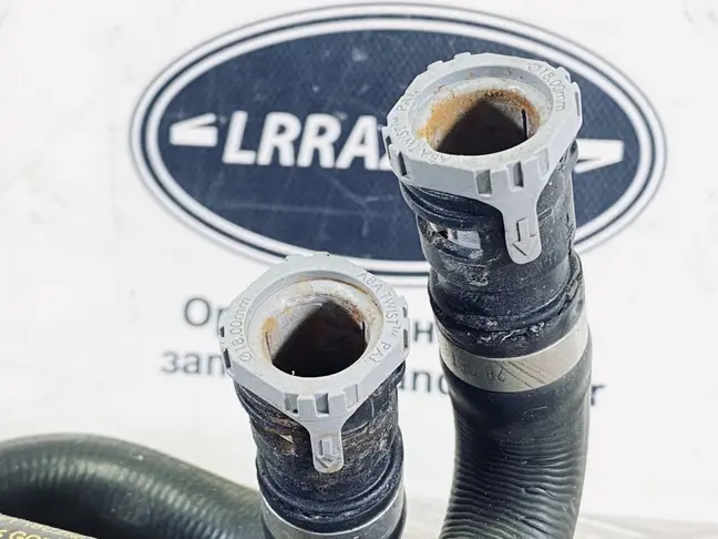 Патрубок охлаждения Land Rover Freelander 2