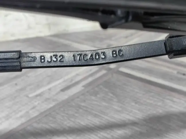 Поводок заднего дворника Range Rover Evoque L538