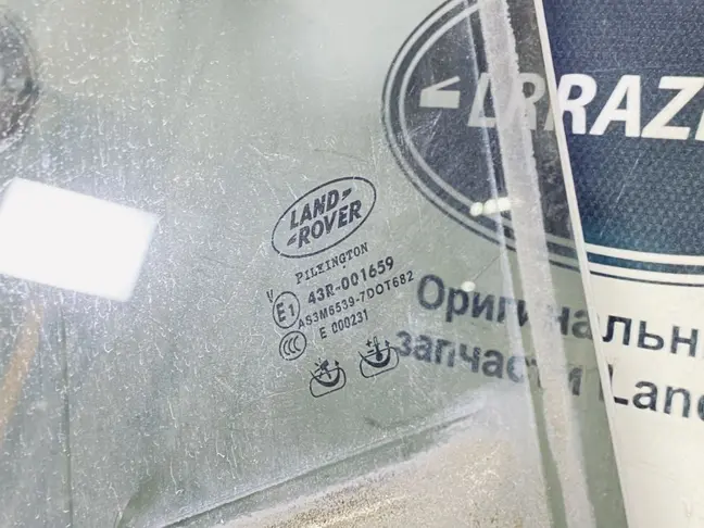 Стёкла задних дверей Range Rover 3 L322 09-12