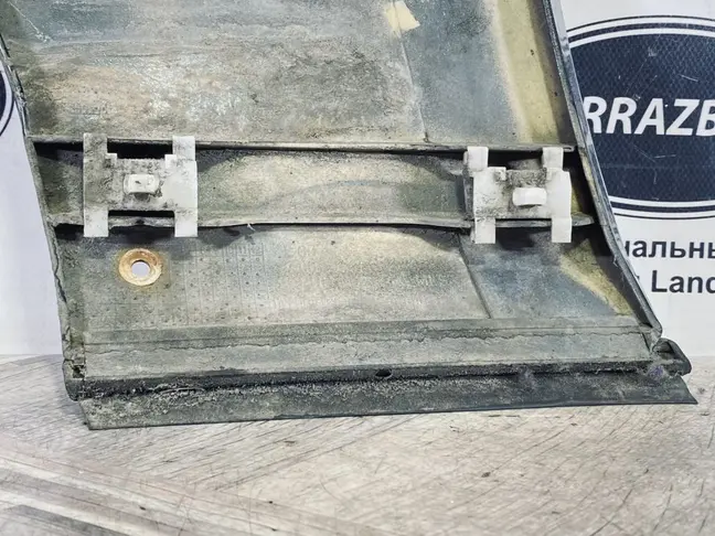 Молдинг переднего правого крыла Range Rover L322