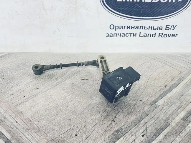 Датчик положения кузова левый Range Rover L320