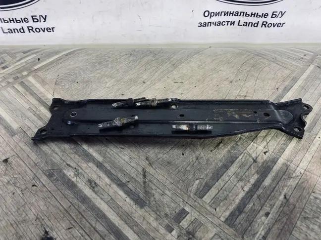Кронштейн коллектора Range Rover 3 4.4 448DT L322