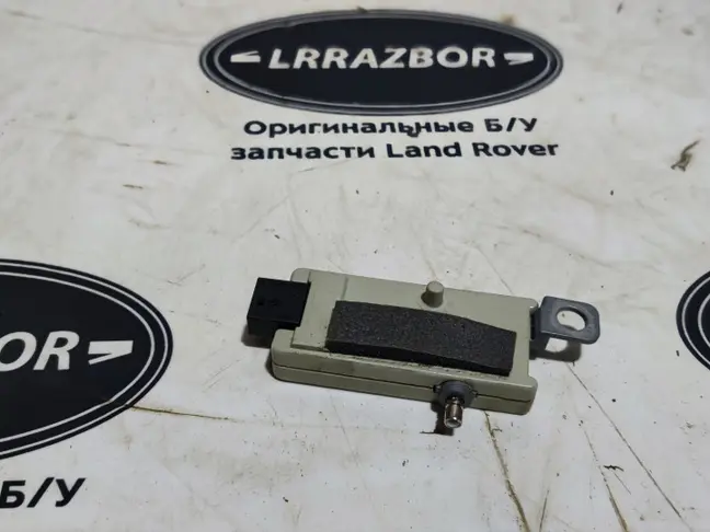 Усилитель FM антенны Range Rover 3 L322 2002-2012