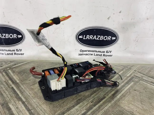Блок предохранителей в багажнике Range Rover L322
