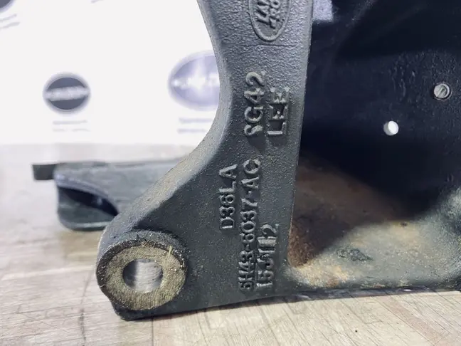 Кронштейн ДВС правый Range Rover L322 4.4 448DT