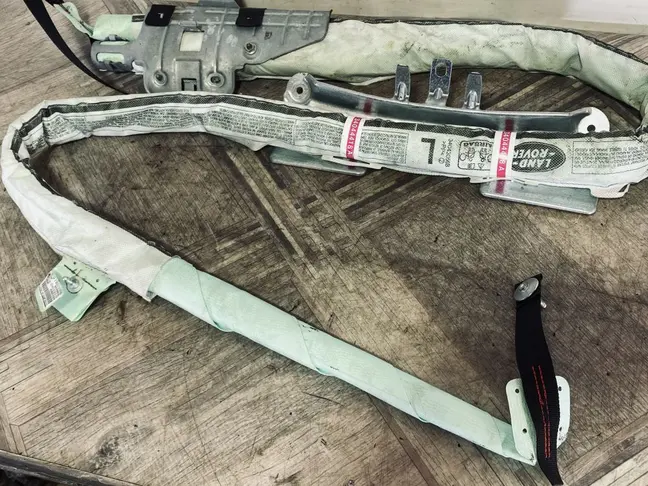 Шторка безопасности левая Range Rover L322 448DT