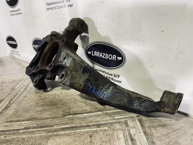 Кулак поворотный передний левый DISCOVERY 4 L319
