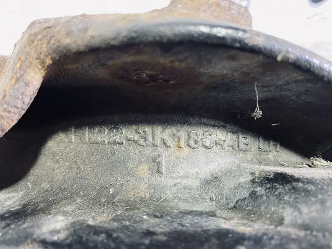 Кулак поворотный передний левый DISCOVERY 4 L319