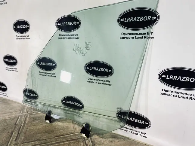 Стекло двери передней правой LR Discovery 4