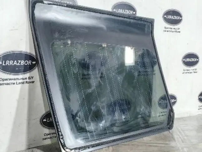 Стекло кузовное (глухое) правое DISCOVERY 3 L319