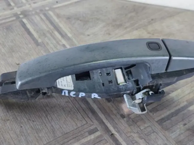 Ручка двери передняя правая Range Rover Sport L320