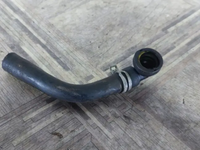 Трубка вентиляции Freelander 2 2.2