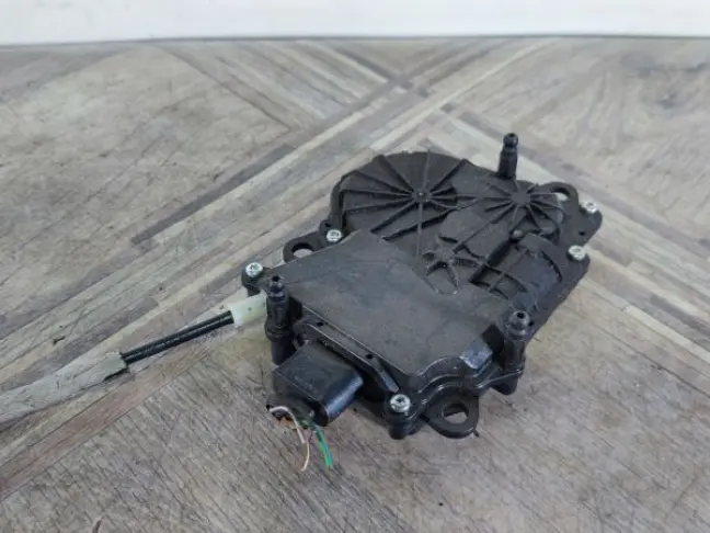 Доводчик крышки багажника Range Rover 4 L405