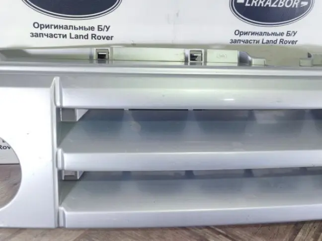 Решетка радиатора Land Rover DISCOVERY 3 L319