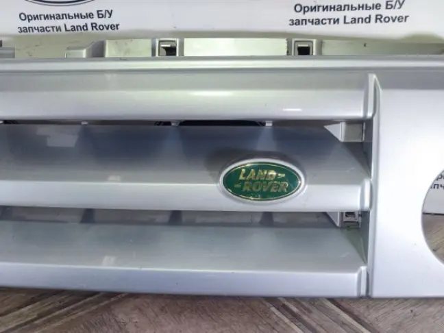 Решетка радиатора Land Rover DISCOVERY 3 L319