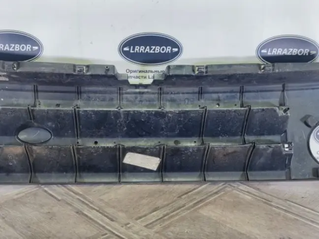 Решетка радиатора Land Rover DISCOVERY 3 L319