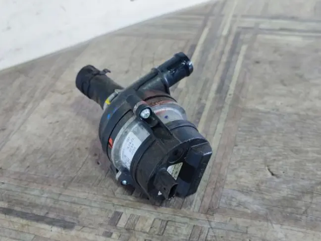 Насос помпа водяной Range Rover Sport 2 L494