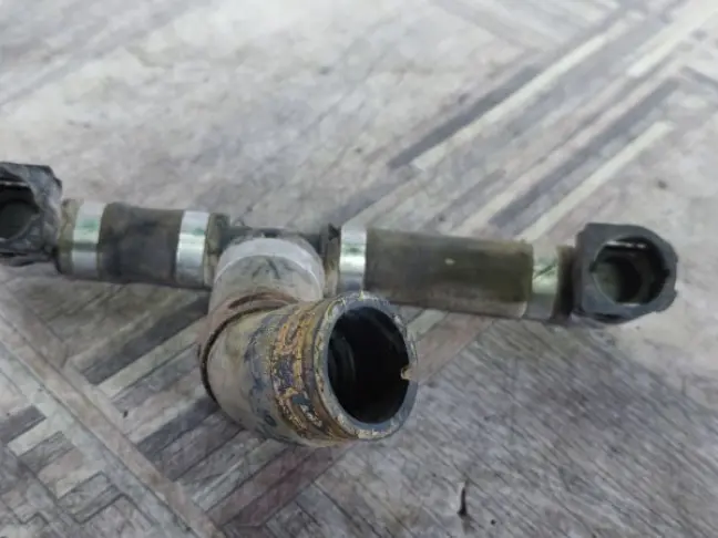 Патрубок системы охлаждения Range Rover L322 02-06