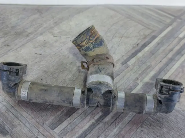 Патрубок системы охлаждения Range Rover L322 02-06