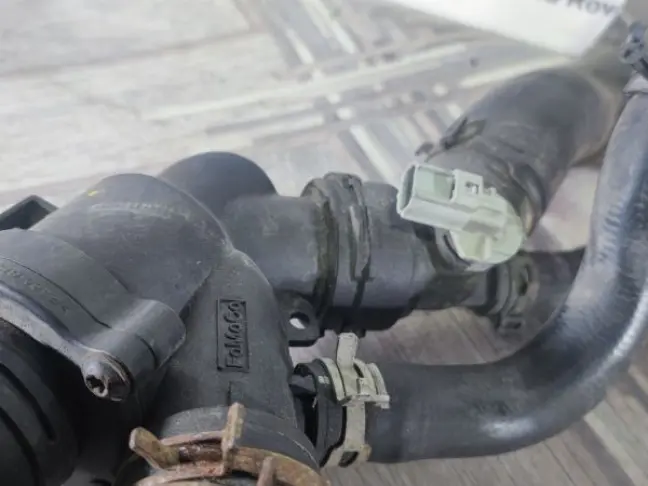 Термостат с патрубками Range Rover 3 L322 5.0