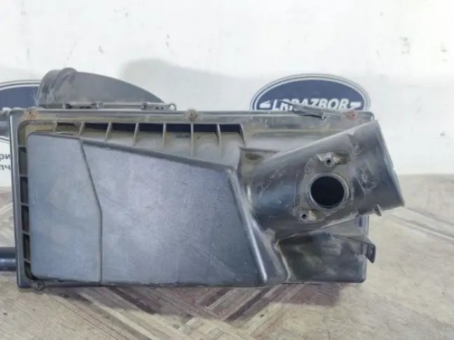 Корпус воздушного фильтра левый Range Rover L322