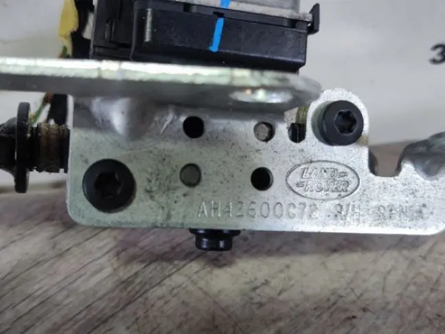 Мотор спинки дивана правый Range Rover L322 09-12