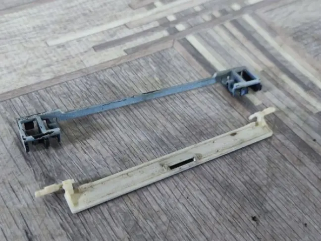 Заглушка молдинга крыши Range Rover 3 L322