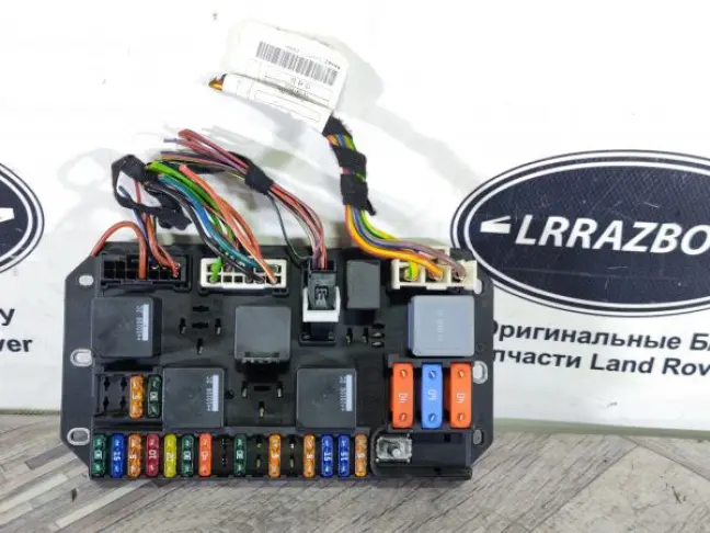 Блок предохранителей пв багажник Range Rover L322