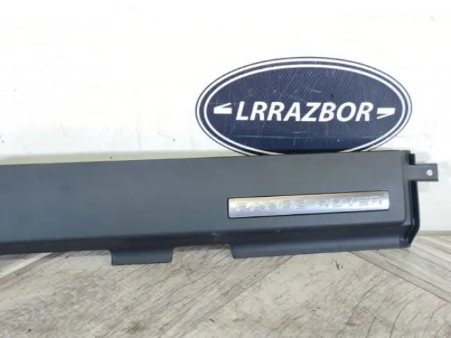 Вставка в торпеду справа Range Rover L322 07-12