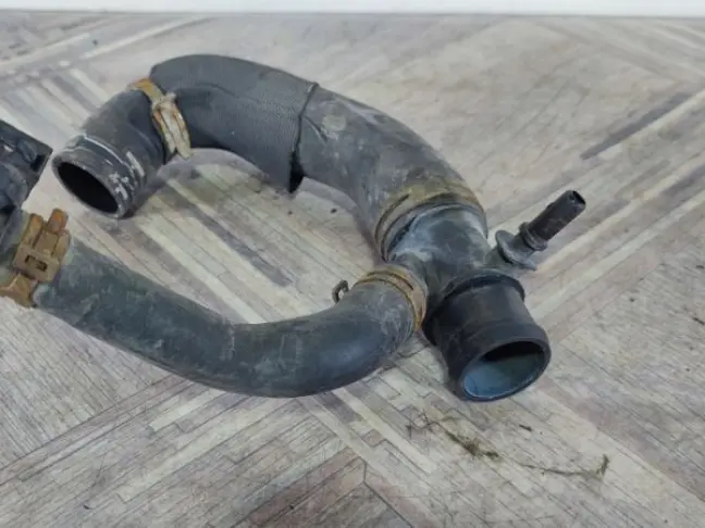 Патрубок охлаждения Range Rover Sport 3.0