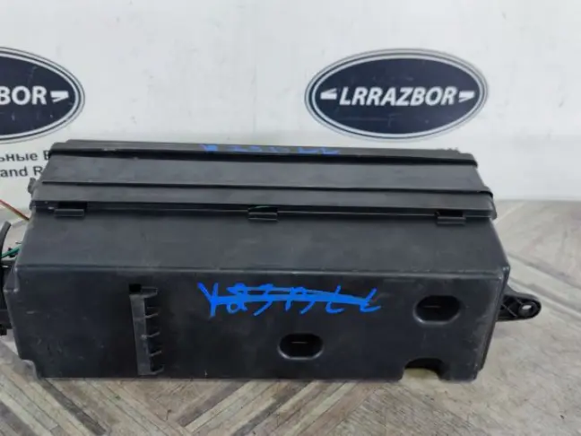 Блок предохранителей под капот Sport L320 3.0