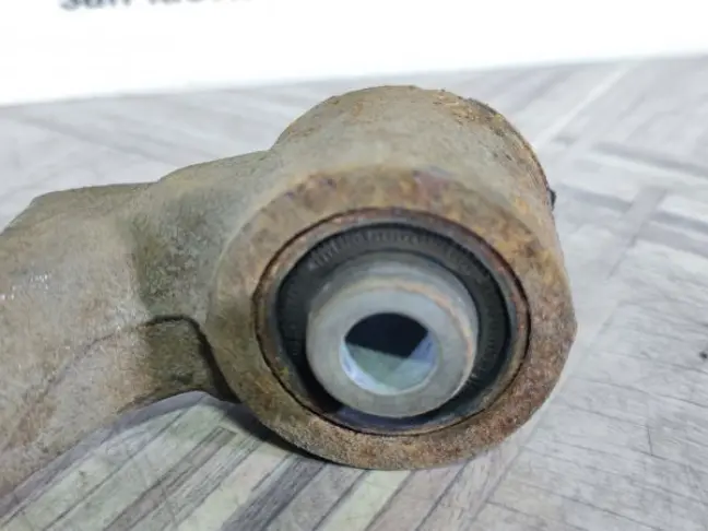 Рычаг передний верхний левый Land Rover Sport L320