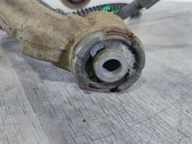 Рычаг передний верхний левый Land Rover Sport L320