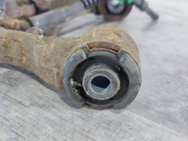 Рычаг передний верхний левый Land Rover Sport L320