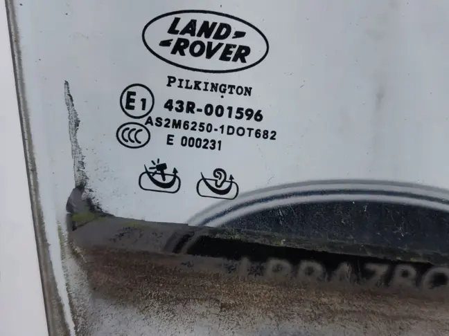 Стекло двери передней правой Range Sport L320