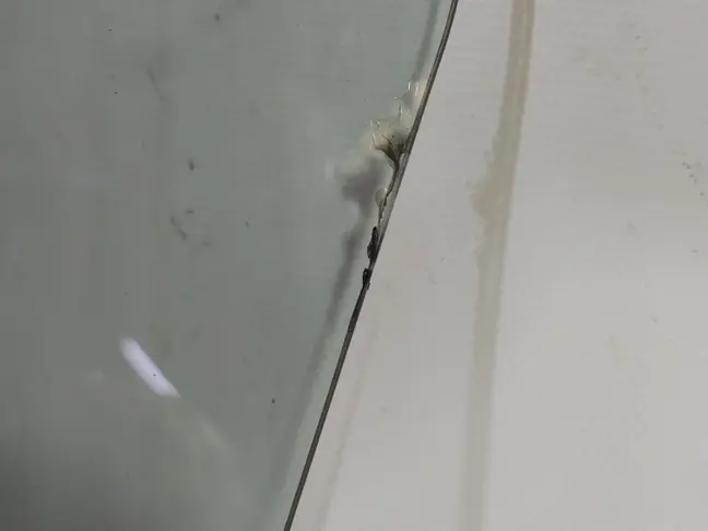 Стекло двери передней правой Range Rover L322