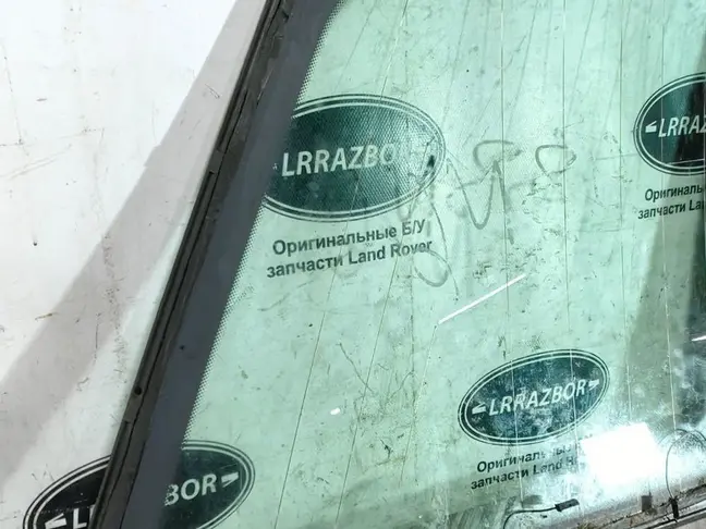 Стекло кузовное глухое левое Range Rover L322