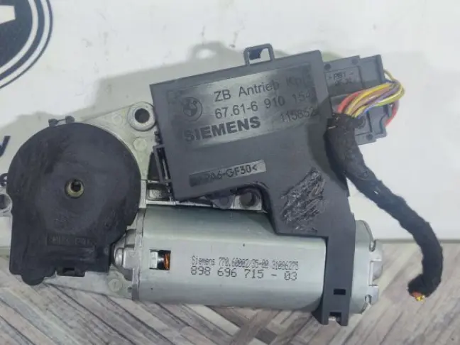 Моторчик люка Range Rover L322 02-09