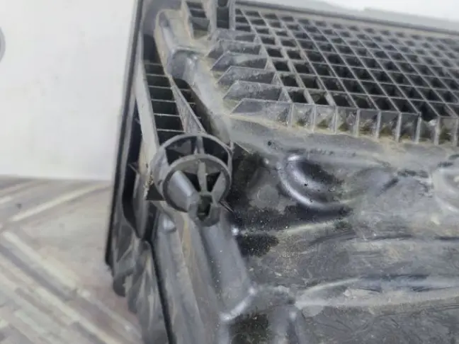 Корпус фильтра Land Rover Freelander 2 L359