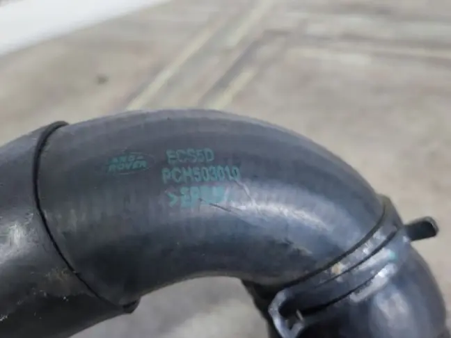 Патрубок системы охлаждения Range Rover L322 02-09