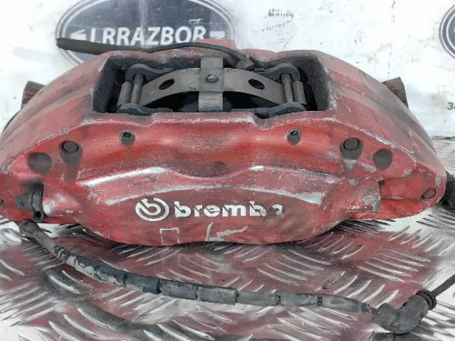 Суппорт левый передний Range Rover 3 L322