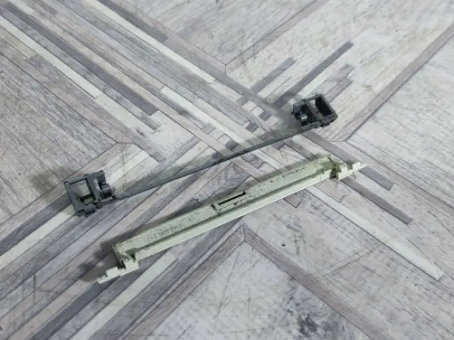 Заглушка молдинга крыши Range Rover 3 L322