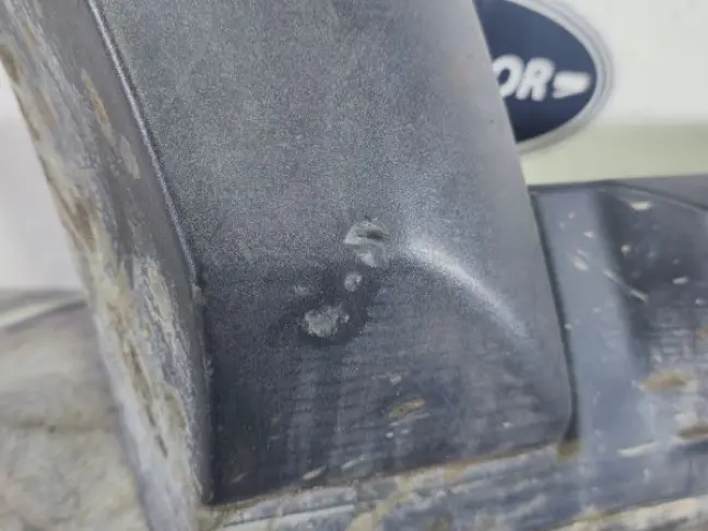 Молдинг двери задней правой DISCOVERY 3 L319 05-09