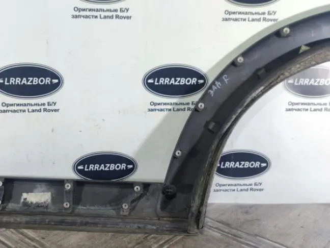 Молдинг двери задней правой DISCOVERY 3 L319 05-09