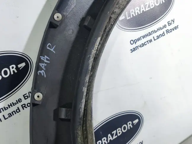 Молдинг двери задней правой DISCOVERY 3 L319 05-09