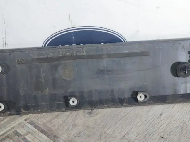 Накладка откидного борта DISCOVERY 3 L319 05-09