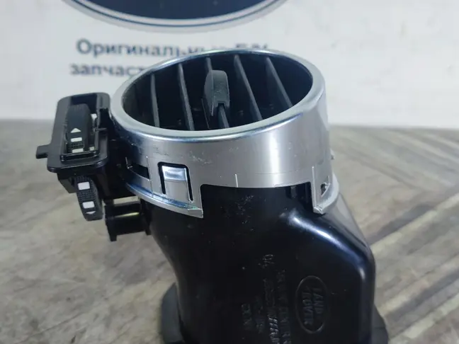 Дефлектор воздушный правый центральный Discovery 3